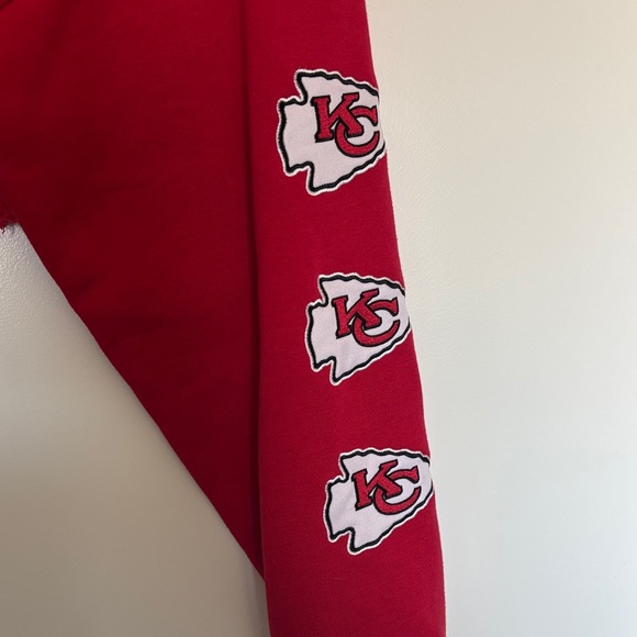 Chiefs Cropped Quarterzip - Picture 3 of 5